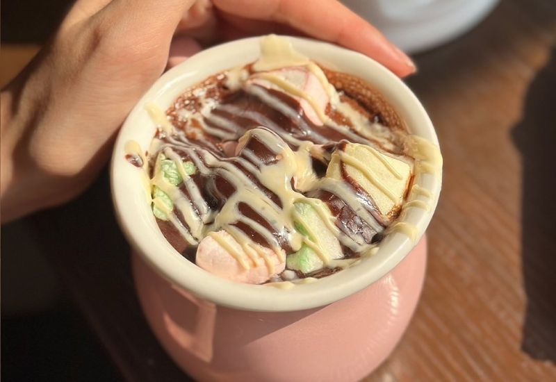 Hot Chocolate at Chocolateria San Churro, Bandra (Image Credit: Instagram)